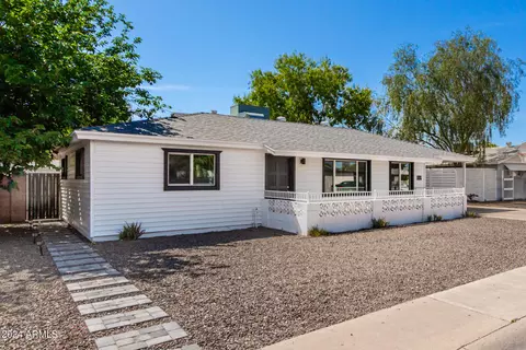 Exterior - 5520 N 37th Ave, Phoenix, AZ 85019 photo 3 of 11