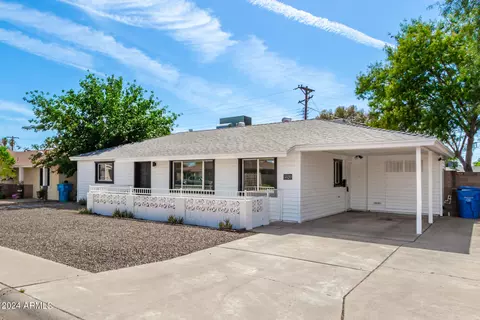 Exterior - 5520 N 37th Ave, Phoenix, AZ 85019 photo 2 of 11