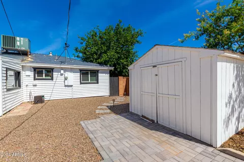 Exterior - 5520 N 37th Ave, Phoenix, AZ 85019 photo 7 of 11
