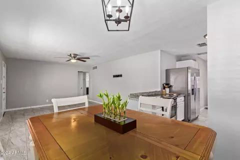 Dining - 5520 N 37th Ave, Phoenix, AZ 85019 photo 1 of 2