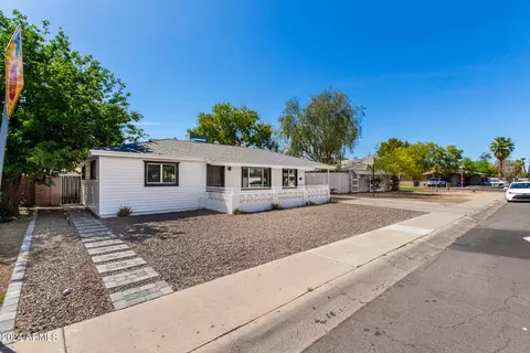 Exterior - 5520 N 37th Ave, Phoenix, AZ 85019 photo 4 of 11