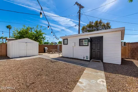 Exterior - 5520 N 37th Ave, Phoenix, AZ 85019 photo 10 of 11