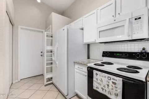 Kitchen - 79 W Gail Dr, Gilbert, AZ 85233 photo 3 of 3