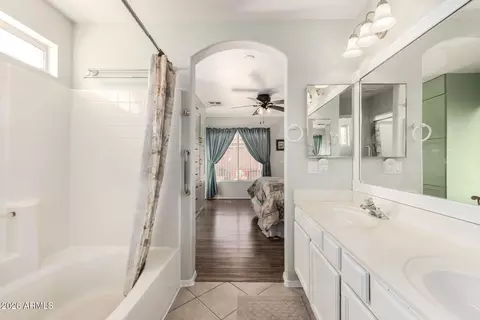 Bath - 79 W Gail Dr, Gilbert, AZ 85233 photo 2 of 4