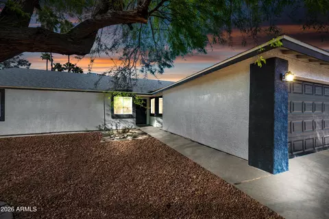 6112 W Saint Moritz Ln, Glendale, AZ 85306