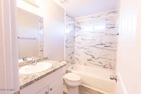 Bath - 24638 E Bartlett Rd, Florence, AZ 85132 photo 1 of 1