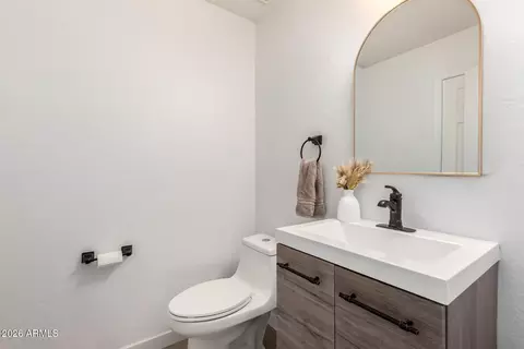Bath - 3297 E Mayberry Ave, Gilbert, AZ 85297 photo 1 of 3