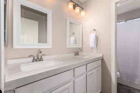 Bath - 3297 E Mayberry Ave, Gilbert, AZ 85297 photo 3 of 3