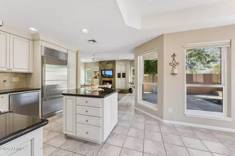 Kitchen - 902 E Mescal St, Phoenix, AZ 85020 photo 5 of 5