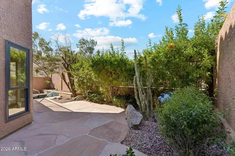 Exterior - 902 E Mescal St, Phoenix, AZ 85020 photo 4 of 6