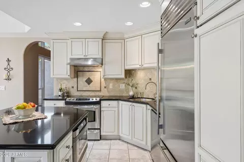 Kitchen - 902 E Mescal St, Phoenix, AZ 85020 photo 1 of 5