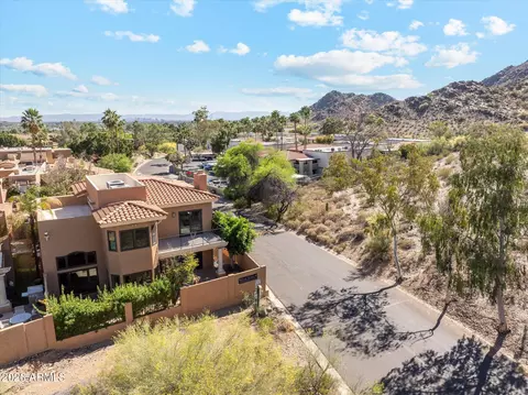 View/Area - 902 E Mescal St, Phoenix, AZ 85020 photo 5 of 8