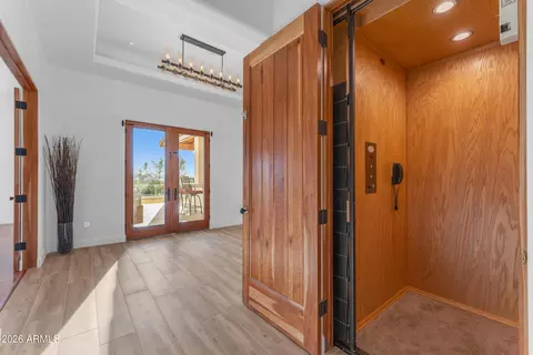 Entry Way - 4937 E Rockridge Rd, Phoenix, AZ 85018 photo 4 of 9