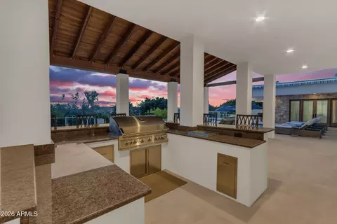 Kitchen - 4937 E Rockridge Rd, Phoenix, AZ 85018 photo 5 of 5