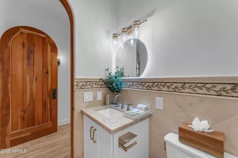 Bath - 4937 E Rockridge Rd, Phoenix, AZ 85018 photo 3 of 9