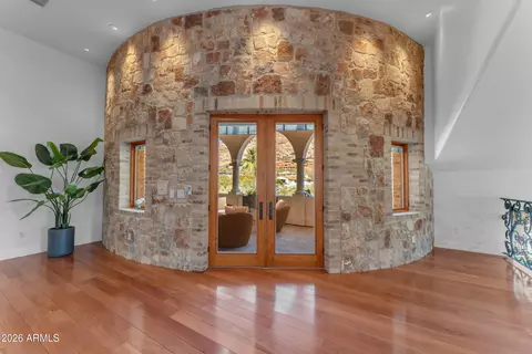 Entry Way - 4937 E Rockridge Rd, Phoenix, AZ 85018 photo 6 of 9