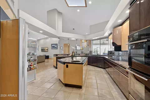 Kitchen - 13809 S 32nd Pl, Phoenix, AZ 85044 photo 4 of 11