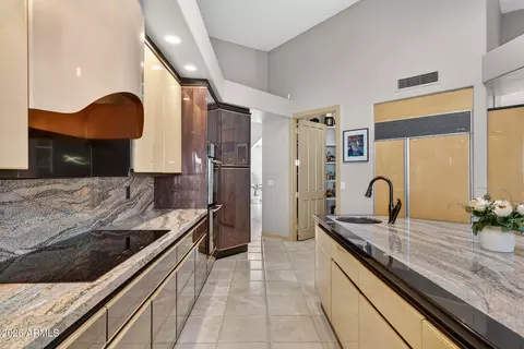 Kitchen - 13809 S 32nd Pl, Phoenix, AZ 85044 photo 7 of 11