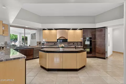 Kitchen - 13809 S 32nd Pl, Phoenix, AZ 85044 photo 2 of 11