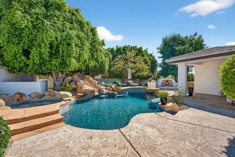 Exterior - 13809 S 32nd Pl, Phoenix, AZ 85044 photo 11 of 23