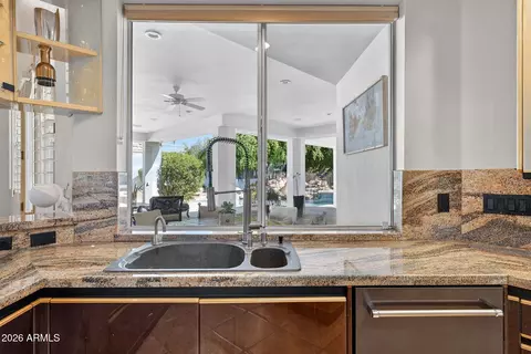 Kitchen - 13809 S 32nd Pl, Phoenix, AZ 85044 photo 9 of 11