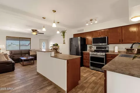 Kitchen - 6437 S 43rd Pl, Phoenix, AZ 85042 photo 1 of 2