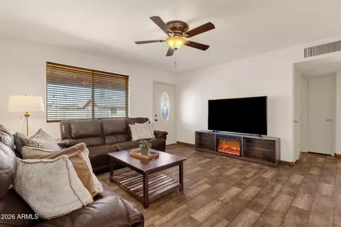 Living - 6437 S 43rd Pl, Phoenix, AZ 85042 photo 1 of 1