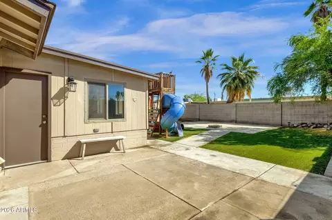 Exterior - 6437 S 43rd Pl, Phoenix, AZ 85042 photo 2 of 7
