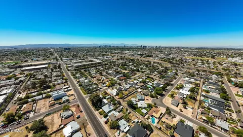 View/Area - 2025 E Campbell Ave #111, Phoenix, AZ 85016 photo 10 of 22