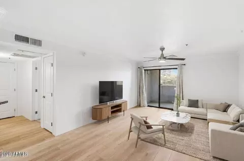 Living - 2025 E Campbell Ave #111, Phoenix, AZ 85016 photo 2 of 4