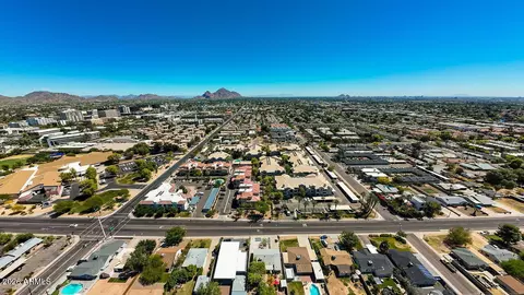 View/Area - 2025 E Campbell Ave #111, Phoenix, AZ 85016 photo 12 of 22