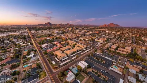 View/Area - 2025 E Campbell Ave #111, Phoenix, AZ 85016 photo 4 of 22