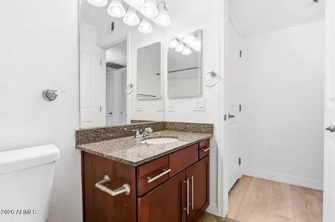 Bath - 2025 E Campbell Ave #111, Phoenix, AZ 85016 photo 2 of 2
