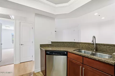 Kitchen - 2025 E Campbell Ave #111, Phoenix, AZ 85016 photo 3 of 4