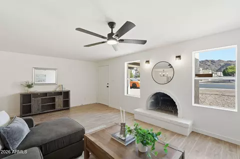 720 E Dobbins Rd, Phoenix, AZ 85042