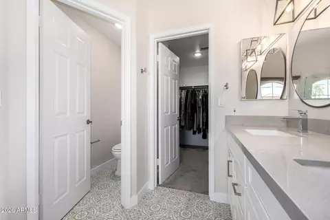 Bath - 4643 E Michelle Dr, Phoenix, AZ 85032 photo 4 of 6