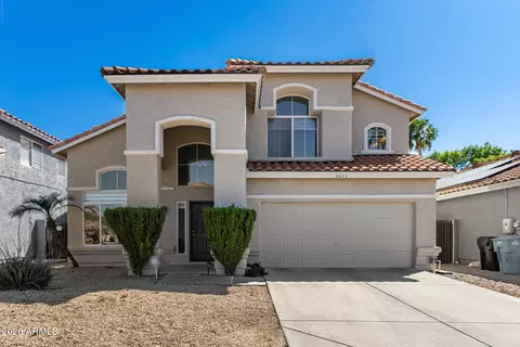 Exterior - 4643 E Michelle Dr, Phoenix, AZ 85032 photo 2 of 13