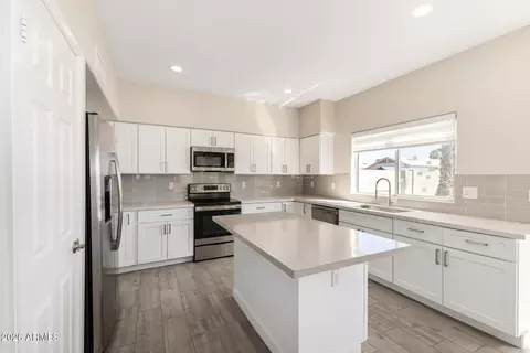Kitchen - 4643 E Michelle Dr, Phoenix, AZ 85032 photo 1 of 3