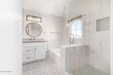 Bath - 4643 E Michelle Dr, Phoenix, AZ 85032 photo 6 of 6