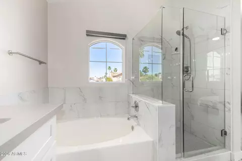 Bath - 4643 E Michelle Dr, Phoenix, AZ 85032 photo 3 of 6