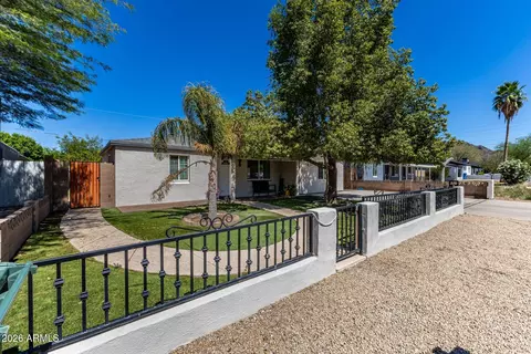 1136 E Sunnyslope Ln, Phoenix, AZ 85020