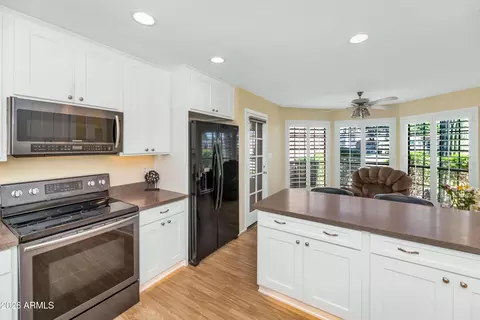 4005 E Round Hill Dr, Phoenix, AZ 85028 photo 12