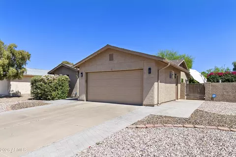 26613 S Eastlake Dr, Sun Lakes, AZ 85248