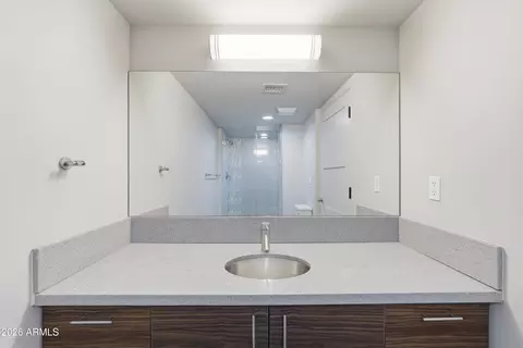 Bath - 535 W Thomas Rd #210, Phoenix, AZ 85013 photo 4 of 4