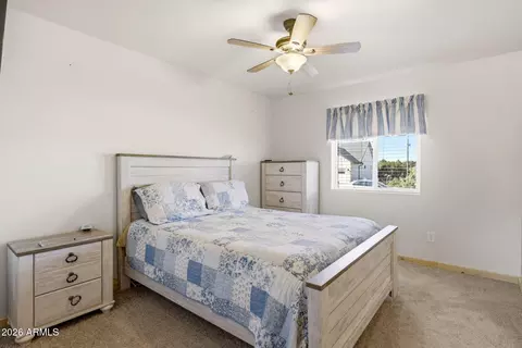 Bedroom - 2243 Sitgreaves Dr, Overgaard, AZ 85933 photo 2 of 3