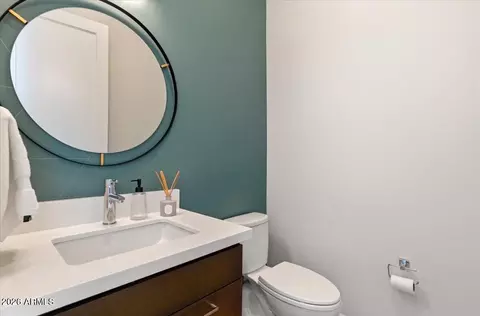 Bath - 4319 E Marion Way, Phoenix, AZ 85018 photo 9 of 9