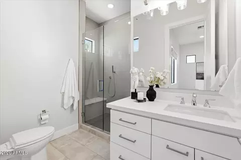 Bath - 4319 E Marion Way, Phoenix, AZ 85018 photo 7 of 9