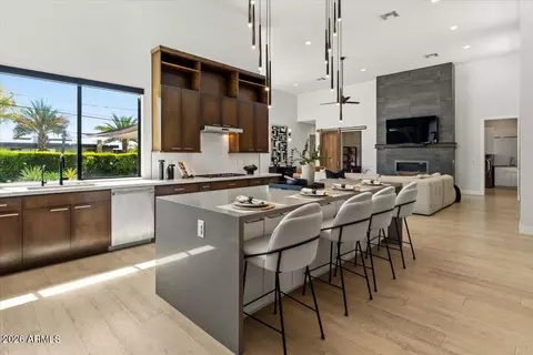 Kitchen - 4319 E Marion Way, Phoenix, AZ 85018 photo 5 of 6