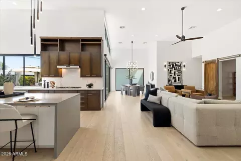 Entry Way - 4319 E Marion Way, Phoenix, AZ 85018 photo 2 of 2