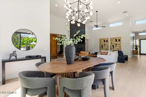 Dining - 4319 E Marion Way, Phoenix, AZ 85018 photo 5 of 5